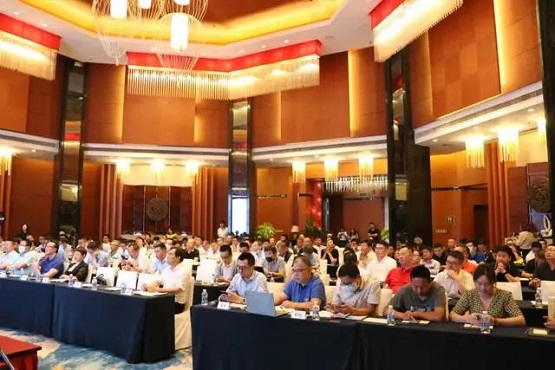 此次峰會，除了各大粉末涂料涂裝企業(yè)，還得到了行業(yè)內(nèi)眾多權(quán)威專家的支持