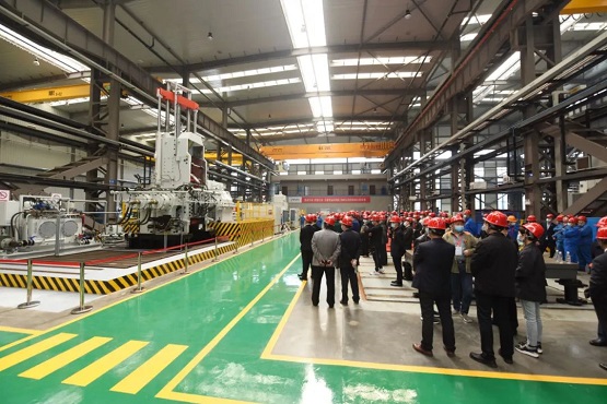 數(shù)字化工廠落成、國內(nèi)首臺套新品發(fā)布，益陽橡機(jī)開啟新征程