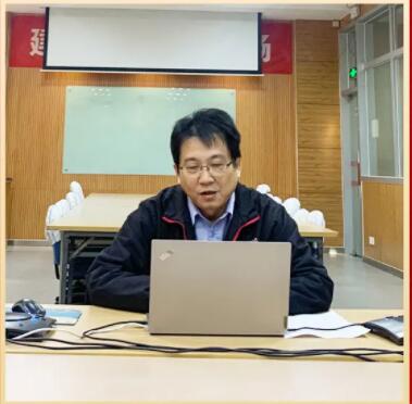 建大集團董事長楊啟仁，建大輪胎昆山廠總經(jīng)理林建良，分別發(fā)表致辭。