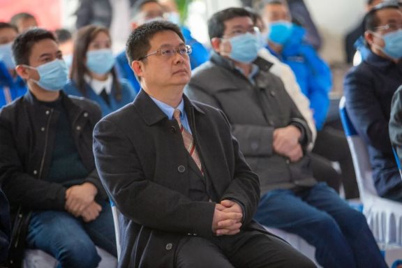荊門市人民政府黨組成員、副市長雷華