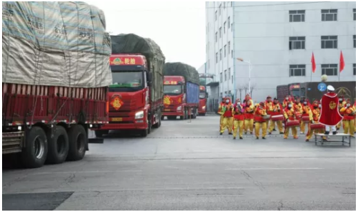 新東岳集團18車輪胎產(chǎn)品發(fā)往全國