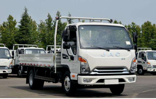 新規(guī)可能會為未來的小貨車輪胎市場帶來加速小貨車輪胎市場的規(guī)范化建設、或增加主機廠商的輪胎采購、公路貨運輕量化，輪胎更換周期延長、消費者偏好或發(fā)生轉(zhuǎn)變等變化。