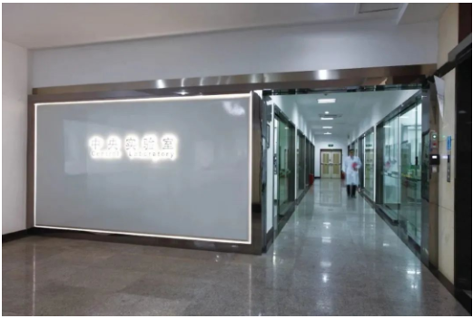 為了給消費(fèi)者提供更多高質(zhì)量的健康環(huán)保產(chǎn)品，大寶漆同世界級(jí)的化工原料供應(yīng)商，如德國(guó)巴斯夫、德國(guó)拜耳、美國(guó)杜邦等，結(jié)成緊密的戰(zhàn)略合作伙伴關(guān)系，并不斷尋求世界上優(yōu)秀的原材料和尖端的技術(shù)支持。