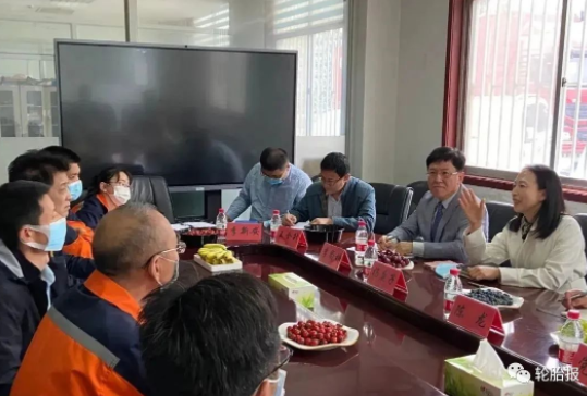 圖1:中一橡膠交流討論 圖1:中一橡膠交流討論