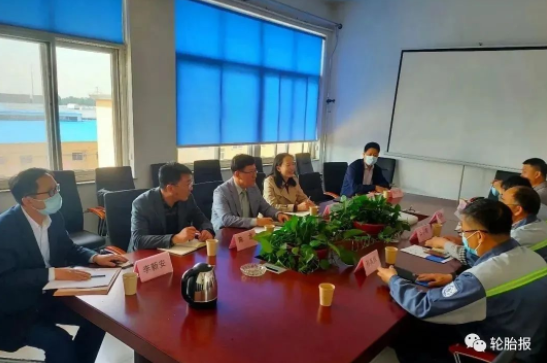 圖3:永盛橡膠交流討論 圖3:永盛橡膠交流討論