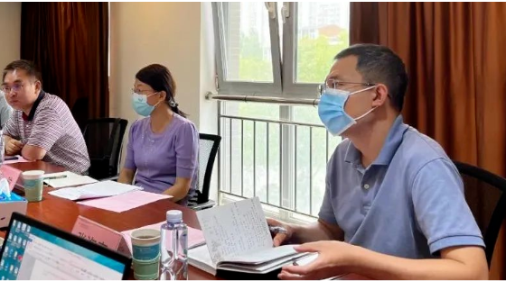 石化化工處在不到一個(gè)月的時(shí)間內(nèi)連續(xù)收到中橡協(xié)兩份報(bào)告，一直從職能角度進(jìn)行研究，并與相關(guān)司局進(jìn)行溝通，開(kāi)展了有關(guān)工作。
