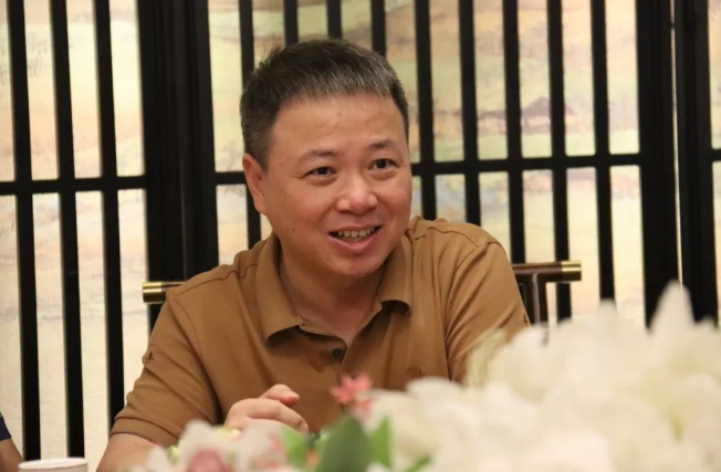 廣西華港農(nóng)牧發(fā)展有限公司董事長(zhǎng)彭春發(fā)發(fā)言 廣西華港農(nóng)牧發(fā)展有限公司董事長(zhǎng)彭春發(fā)發(fā)言