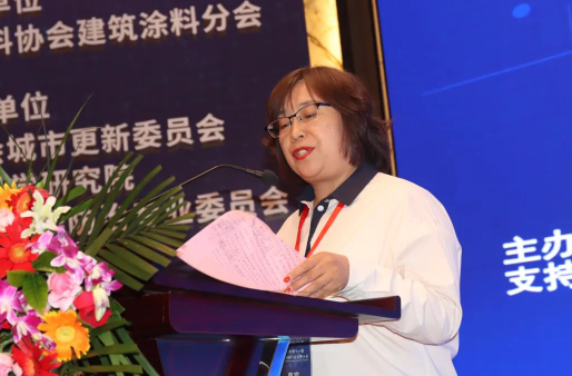 立邦中國(guó)產(chǎn)業(yè)人才發(fā)展中心總經(jīng)理付俊英作簡(jiǎn)短發(fā)言 立邦中國(guó)產(chǎn)業(yè)人才發(fā)展中心總經(jīng)理付俊英作簡(jiǎn)短發(fā)言