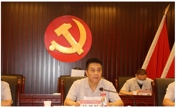 黨委書記、董事長(zhǎng)呂利軍指出，今年以來，面對(duì)疫情頻發(fā)、環(huán)保停產(chǎn)、成本劇增疊加內(nèi)需不旺、市場(chǎng)疲軟等影響。
