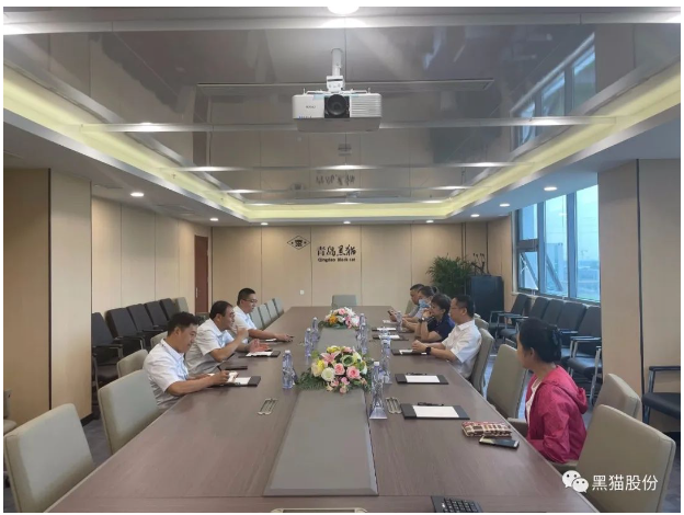 雷昌純表示，要一如既往的堅持產(chǎn)學研深度融合，不斷提升科技研發(fā)能力，為提高行業(yè)經(jīng)濟效益、環(huán)境效益和社會效益提供強有力的技術(shù)科研支持