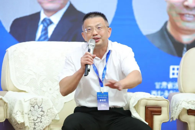 福建省涂料工業(yè)協(xié)會(huì)會(huì)長(zhǎng)、廈門惠宇化工貿(mào)易有限公司董事長(zhǎng)施義民