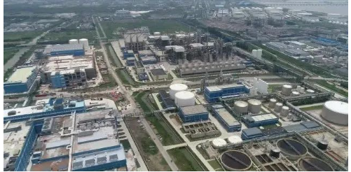 韓泰輪胎目前在中國(guó)有三家工廠，分別是江蘇工廠、嘉興工廠、重慶工廠