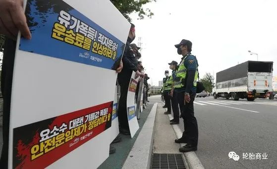 隨著工會風(fēng)險的增大，危機正在加劇