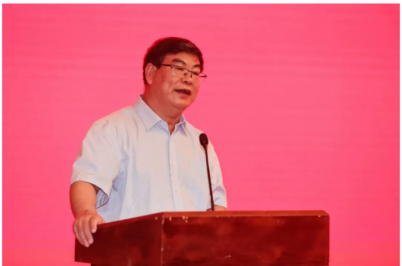 山東省橡膠行業(yè)協(xié)會(huì)理事會(huì)會(huì)長(zhǎng)張洪民講話