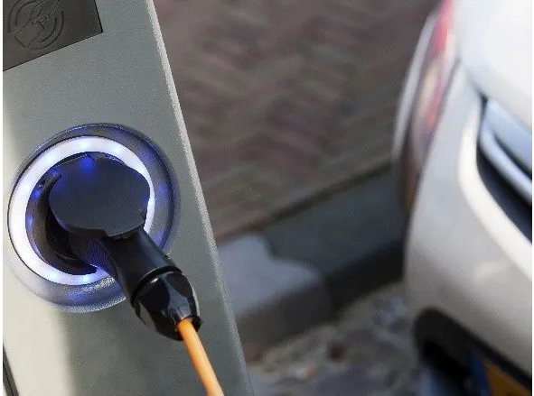 汽車燃料和充電系統(tǒng)中的導(dǎo)電部件(管路、進(jìn)氣口、充電器)