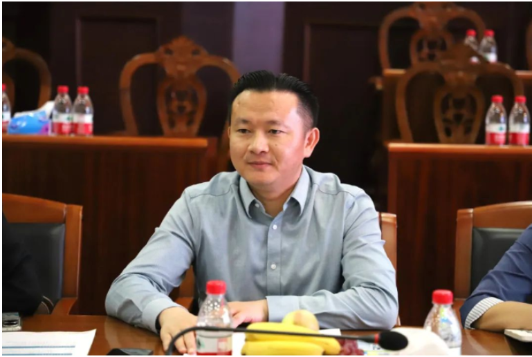 　龔會(huì)長(zhǎng)還提到，廣州市產(chǎn)業(yè)招商投資促進(jìn)會(huì)旨在優(yōu)化營(yíng)商環(huán)境，積極推動(dòng)黨、政府、工信領(lǐng)域重要行業(yè)組織及龍頭企業(yè)之間的互助合作，今后市產(chǎn)促會(huì)將與集泰股份進(jìn)一步加強(qiáng)聯(lián)動(dòng)，建立會(huì)企交流合作常態(tài)化機(jī)制。
