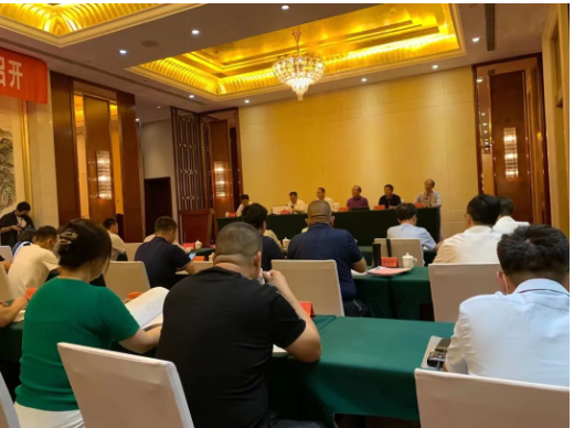 中國(guó)塑料加工工業(yè)協(xié)會(huì)理事長(zhǎng)王占杰在講話中指出，2021年，我國(guó)塑業(yè)克服重重困難，積極應(yīng)對(duì)，搶抓機(jī)遇，行業(yè)經(jīng)濟(jì)運(yùn)行穩(wěn)中有升。山西省塑料制品產(chǎn)量2021年累計(jì)為24.06萬(wàn)噸，同比增長(zhǎng)7.5%。