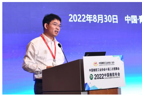　軟控副總裁劉峰主持了發(fā)布會。