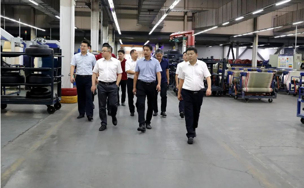 三一重工集團(tuán)客人到豐源輪胎公司參觀交流