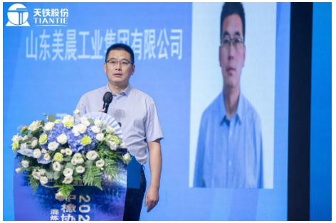 橡膠制品分會(huì)第九屆理事長(zhǎng)王永剛作工作報(bào)告