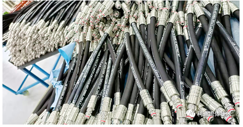 礦用管路系統(tǒng)解決方案—MT98礦用橡膠軟管 礦用管路系統(tǒng)解決方案—MT98礦用橡膠軟管