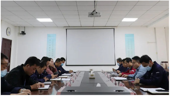耐斯特炭黑公司將在加壓奮進中破解發(fā)展面臨的各種難題，在擔(dān)當(dāng)實干中化解來自各方面的風(fēng)險挑戰(zhàn)和巨大壓力，在高質(zhì)量發(fā)展的道路上再來一場比學(xué)趕超，勇?lián)姑?、踔厲奮發(fā)、篤行不怠、團結(jié)奮斗，全力譜寫公司跨越發(fā)展的新篇章，為集團公司實現(xiàn)高質(zhì)量穩(wěn)健發(fā)展做出積極貢獻!