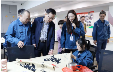 桐鄉(xiāng)市人大常委會(huì)主任潘川弟一行蒞臨雙箭指導(dǎo)工作！