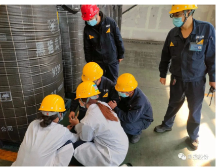通過此次應(yīng)急演練，提高了員工對“起重作業(yè)存在危險”的認(rèn)知，加強(qiáng)了各救援小組間的協(xié)調(diào)配合，有效檢驗了突發(fā)事件的組織協(xié)調(diào)水平和現(xiàn)場實戰(zhàn)能力，為建設(shè)安全濟(jì)寧黑貓保駕護(hù)航。