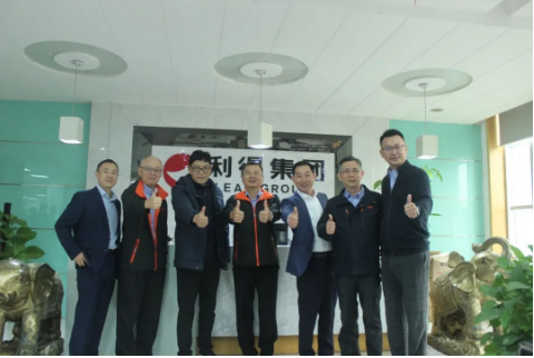 2022年，在新冠疫情的反撲下，廠商、經(jīng)銷(xiāo)商及零售店都面臨前所未有的挑戰(zhàn)。