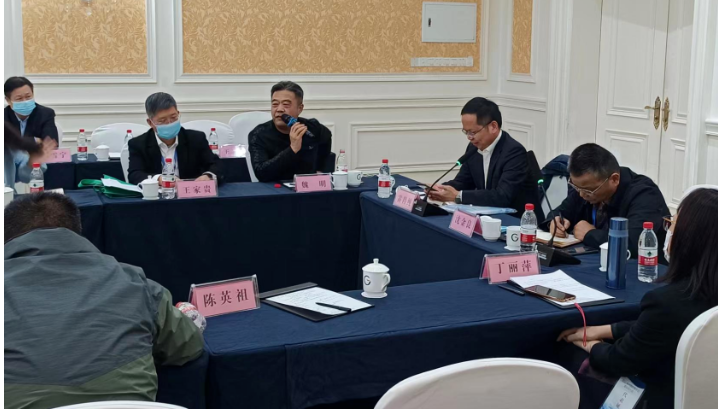 中昊黑元化工研究設(shè)計(jì)院有限公司院長(zhǎng)王家貴、山東聯(lián)科新材料有限公司執(zhí)行董事陳有根，分階段主持了此次會(huì)議。