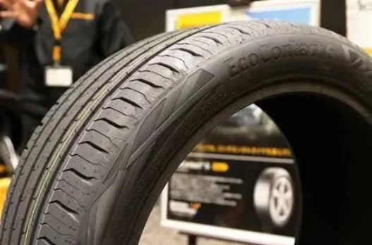 這批輪胎是奔馳的原廠胎，規(guī)格為205/55 R17 91W