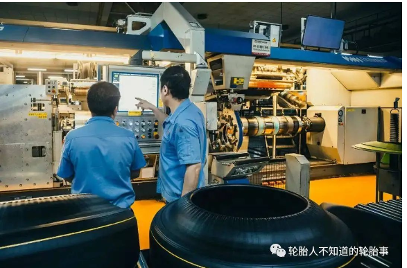 近日，廣東省商務(wù)廳公布《2022年廣東省數(shù)字貿(mào)易龍頭企業(yè)名單》，萬力輪胎成為上榜研發(fā)設(shè)計類的30家企業(yè)之一，其在數(shù)字經(jīng)濟上取得的成績獲得充分肯定和認(rèn)可。
