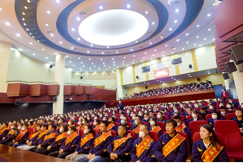 景德鎮(zhèn)黑貓集團2022年度工作總結暨表彰大會在紫晶會堂順利召開