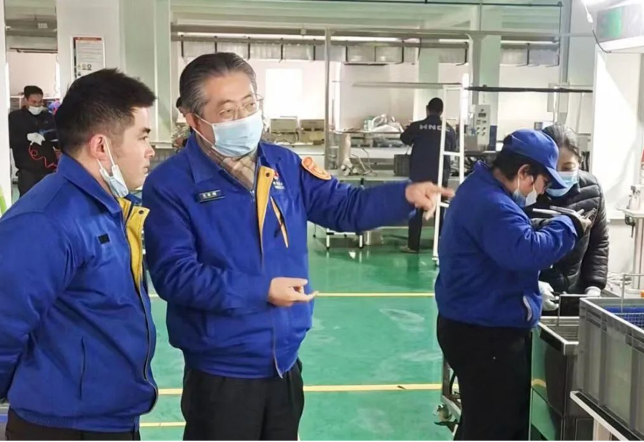 　點贊勤勞利德人!