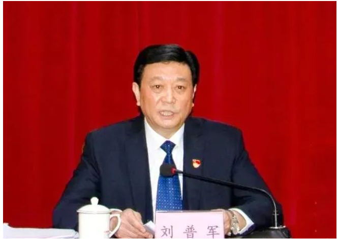 2023年1月劉普軍年滿60周歲，已經(jīng)正式退休，參加選舉并成為中國(guó)涂料工業(yè)協(xié)會(huì)第九屆理事會(huì)理事長(zhǎng)，即中國(guó)涂料工業(yè)協(xié)會(huì)會(huì)長(zhǎng)。