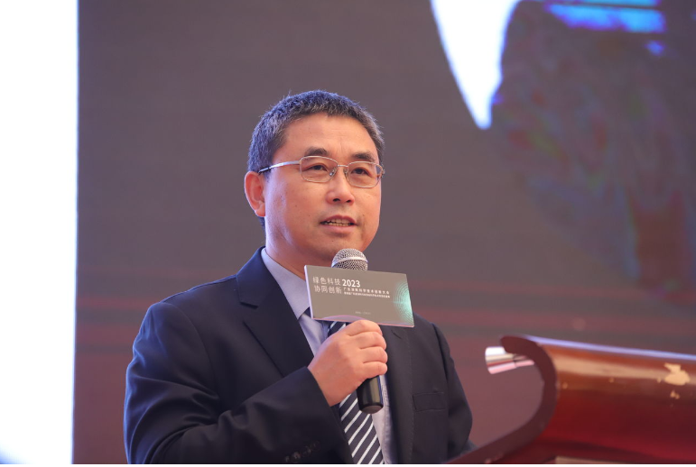 廣東省涂料行業(yè)協(xié)會會長陳冰