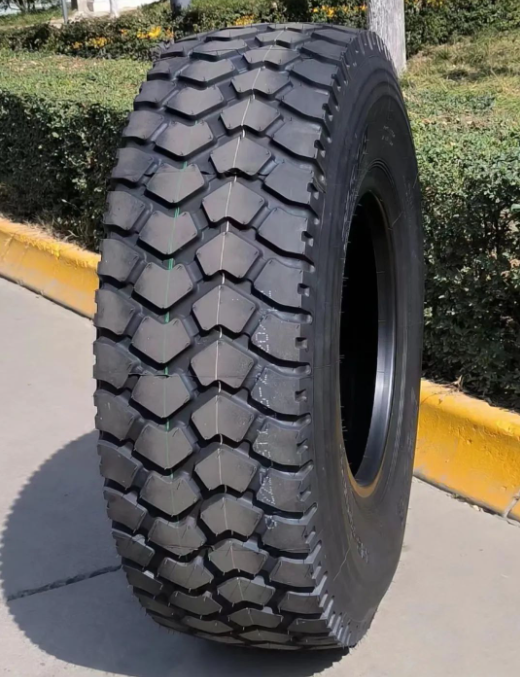 延長橡膠公司發(fā)布了一款備重點配套產(chǎn)品445/80R25規(guī)格輪胎，該輪胎是一款高承載、高速度級的越野輪胎，單胎載重可達7噸，速度可滿足120km/h，為車輛提供了高承載性、高機動性。