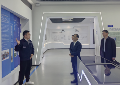 在座談會(huì)上，中瑞的董事長(zhǎng)王建森向陳主席一行表示熱烈歡迎，并感謝溫州市政協(xié)對(duì)民營(yíng)企業(yè)營(yíng)商環(huán)境的支持。他介紹了公司目前的發(fā)展?fàn)顩r，并提出了一些遇到的難點(diǎn)和建議。陳主席勉勵(lì)企業(yè)樹(shù)立信心，指出方法總比困難多。他希望各級(jí)單位精準(zhǔn)幫扶企業(yè)克服困難，為民企創(chuàng)建優(yōu)質(zhì)營(yíng)商環(huán)境，全力以赴推動(dòng)地方經(jīng)濟(jì)高質(zhì)量發(fā)展。