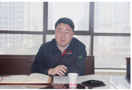 聽(tīng)取匯報(bào)后，張航偉與大家進(jìn)行了交流探討，對(duì)下一步工作提出指導(dǎo)意見(jiàn)