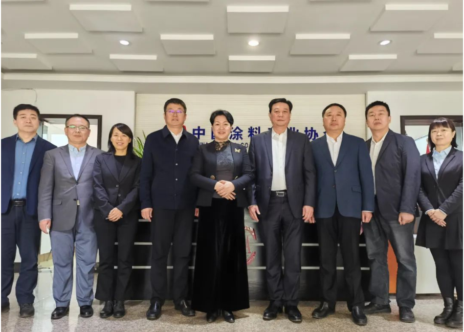 雙方的對(duì)接交流座談會(huì)，不僅加深了中國(guó)涂料工業(yè)協(xié)會(huì)與濮陽(yáng)市的友誼，同時(shí)也為雙方在未來(lái)的合作共建事宜中打下了堅(jiān)實(shí)的基礎(chǔ)。