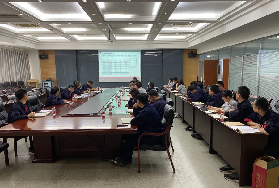 陜西延長石油西北橡膠有限公司成立科技委員會。該委員會將負(fù)責(zé)重大科技事項(xiàng)的調(diào)研、立項(xiàng)、評審、論證、獎懲和決定等事項(xiàng)。4月11日，該公司召開了第一次科委會會議，全體科委會成員參加會議。