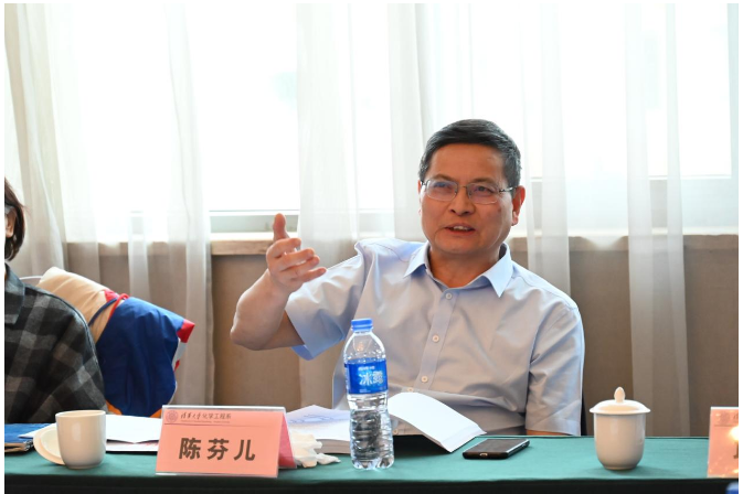 項目鑒定委員會主任為中國工程院院士、復(fù)旦大學(xué)教授陳芬兒，副主任為中國工程院院士、華南理工大學(xué)校長張立群和中國橡膠工業(yè)協(xié)會橡膠助劑專業(yè)委員會名譽理事長、研究員許春華。經(jīng)過質(zhì)疑、答辯和認真討論，鑒定委員會認為該技術(shù)成果居國際領(lǐng)先水平。