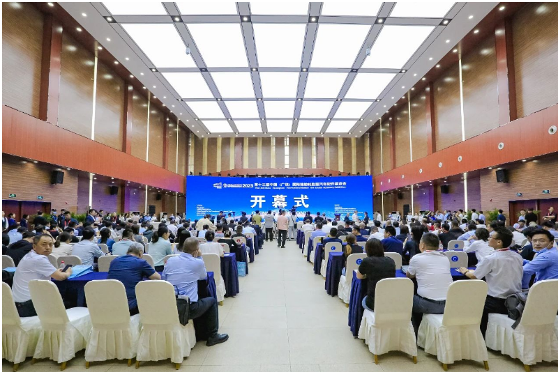 這些高層次論壇涵蓋了城市推介、產(chǎn)業(yè)發(fā)展、對外貿(mào)易、招才引智、科技創(chuàng)新等領(lǐng)域。通過深入的交流和研討，進(jìn)一步發(fā)揮論壇平臺的橋梁紐帶作用，助力廣饒乃至東營輪胎品牌國際化進(jìn)程，促進(jìn)跨國資源整合和上下游產(chǎn)業(yè)的協(xié)同發(fā)展。