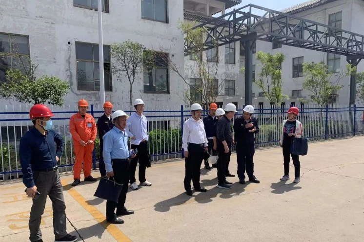 山東省生態(tài)環(huán)境廳應(yīng)急與輿情處二級調(diào)研員郭振寶率領(lǐng)督導(dǎo)組到濟寧黑貓，開展了一次生態(tài)環(huán)境安全風(fēng)險督導(dǎo)工作。此次督導(dǎo)活動得到了濟寧市生態(tài)環(huán)境局金鄉(xiāng)縣分局局長李俊濤、園區(qū)管委會副主任李登華以及濟寧黑貓相關(guān)領(lǐng)導(dǎo)的陪同。