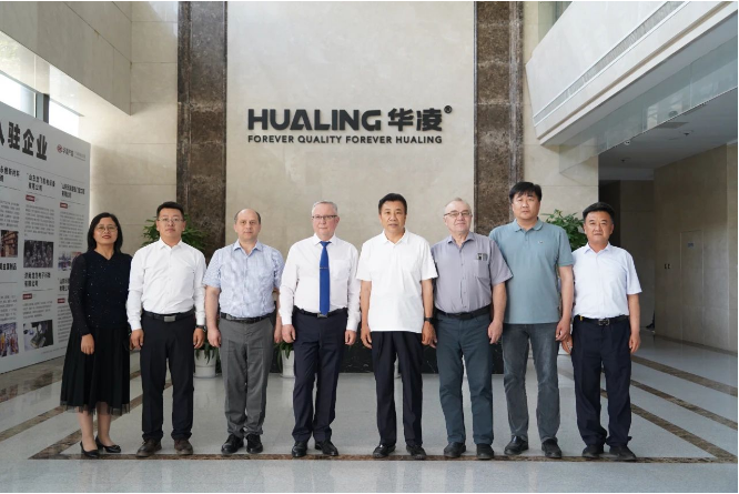 白俄羅斯科學(xué)院院士率專家團(tuán)隊蒞臨華凌電纜進(jìn)行合作交流