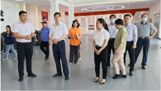 自治區(qū)政協(xié)副主席、民建廣西區(qū)委主委到新桂輪走訪調(diào)研