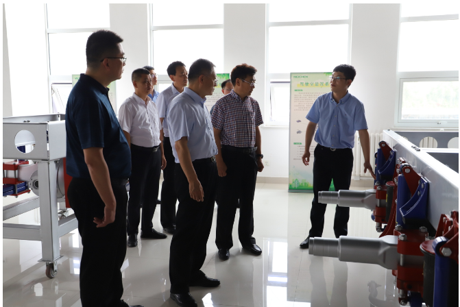 美晨工業(yè)集團(tuán)面臨著新形勢(shì)和新要求，他們表示將以嶄新的姿態(tài)和動(dòng)力，凝心聚力、攻堅(jiān)克難。他們秉持著"服務(wù)客戶、創(chuàng)造價(jià)值"的理念，夯實(shí)產(chǎn)業(yè)發(fā)展基石，堅(jiān)定地錨定戰(zhàn)略發(fā)展目標(biāo)，以實(shí)現(xiàn)企業(yè)的高質(zhì)量快速發(fā)展。