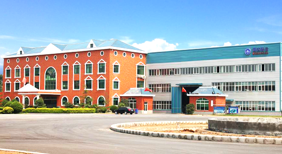 河南省工信廳宣布了2023年河南省制造業(yè)頭雁企業(yè)和重點培育企業(yè)的名單。在這份備受矚目的名單中，河南通達電纜股份有限公司脫穎而出，榮獲2023年河南省制造業(yè)頭雁企業(yè)的殊榮。