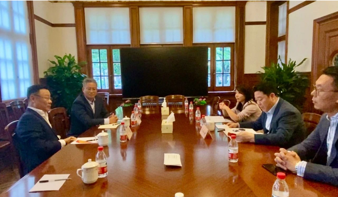 卡博特公司全球執(zhí)行副總裁拜會(huì)上海市外辦主任