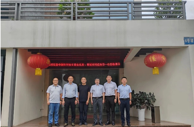 這次訪問(wèn)旨在就黃埔輪胎和倍途輪胎的未來(lái)發(fā)展規(guī)劃進(jìn)行深入交流。在交流會(huì)上，楊小牛一行聽(tīng)取了路易投資關(guān)于黃埔輪胎和倍途輪胎的企業(yè)介紹，同時(shí)了解了路易投資在戰(zhàn)略層面上對(duì)于這兩個(gè)品牌的布局和規(guī)劃。